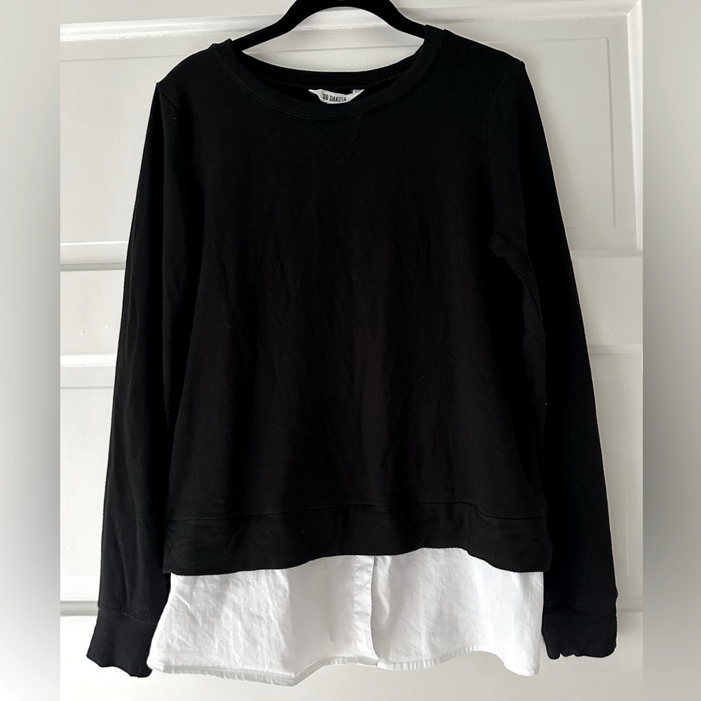 BB Dakota black long sleeved viscose top with sewn in shirt tail on hemline